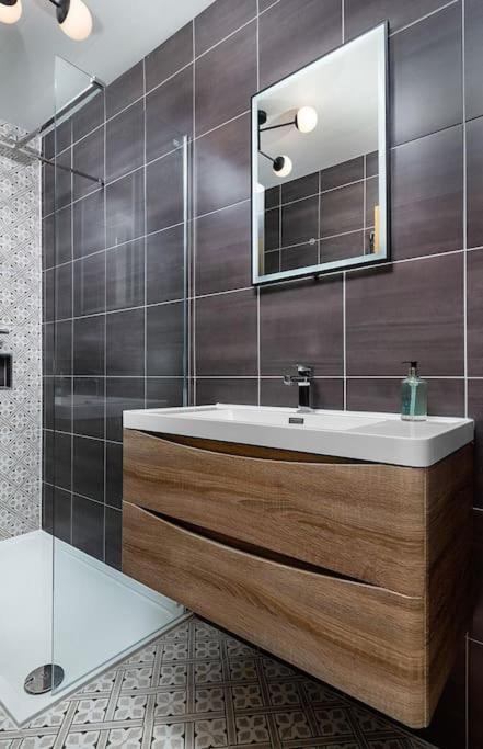The Stylish 3-Bedroom Maisonette Retreat Стерлинг Экстерьер фото